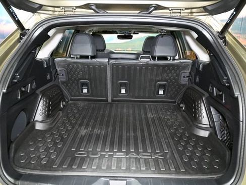 Used 2025 Subaru Outback Onyx Edition AWD/4WD image 61