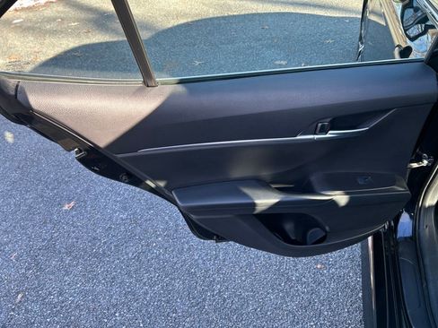 Used 2024 Toyota Camry SE image 20