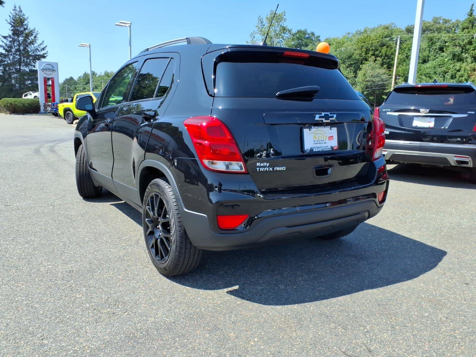 Used 2022 Chevrolet Trax LT w/ Midnight Edition AWD/4WD image 7