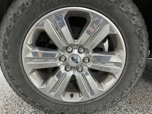 Used 2018 Ford F150 Lariat w/ Equipment Group 502A Luxury AWD/4WD image 18