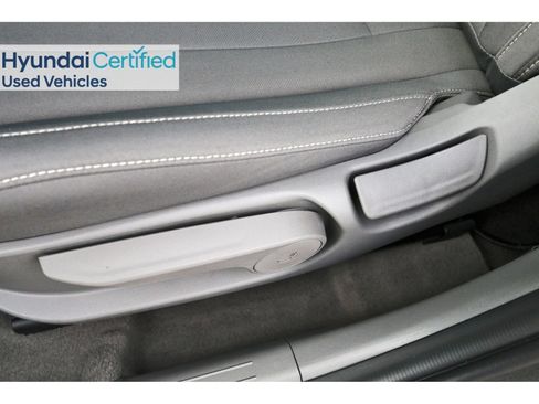 Used 2025 Hyundai Elantra Sport FWD image 30