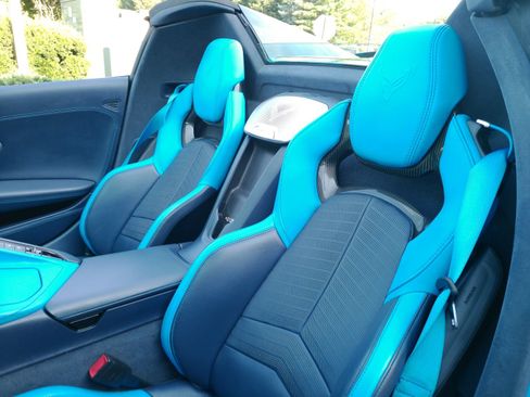 Used 2021 Chevrolet Corvette Stingray Premium Conv w/ Z51 Performance Package RWD image 17