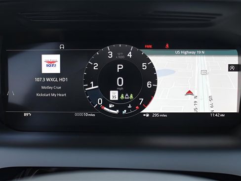 New 2025 Land Rover Discovery Sport S image 22