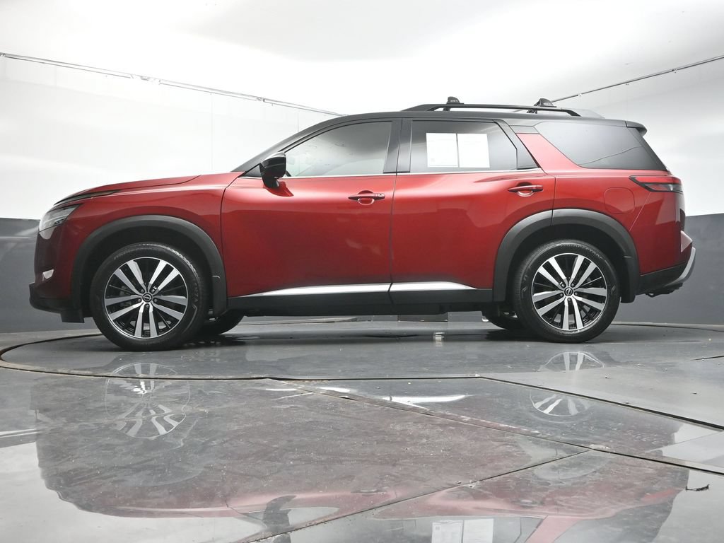 Used 2024 Nissan Pathfinder Platinum FWD image 40