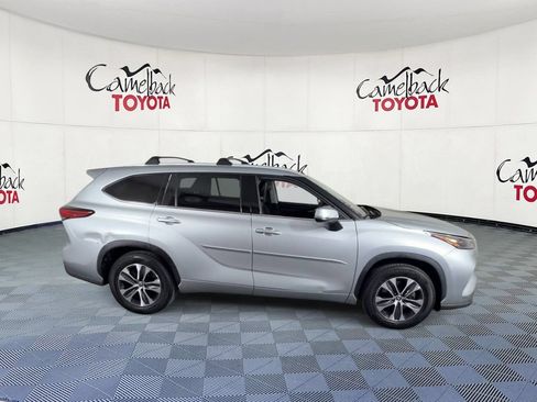 Used 2022 Toyota Highlander XLE FWD image 4