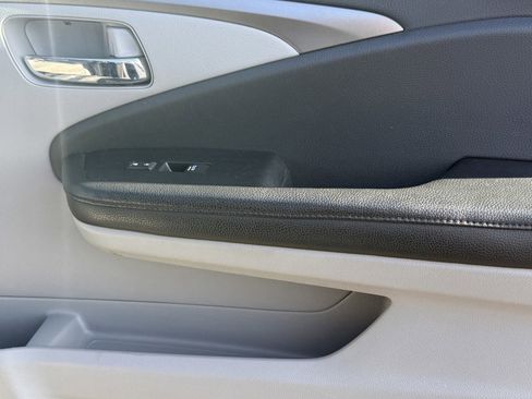 Used 2018 Honda Pilot LX image 26