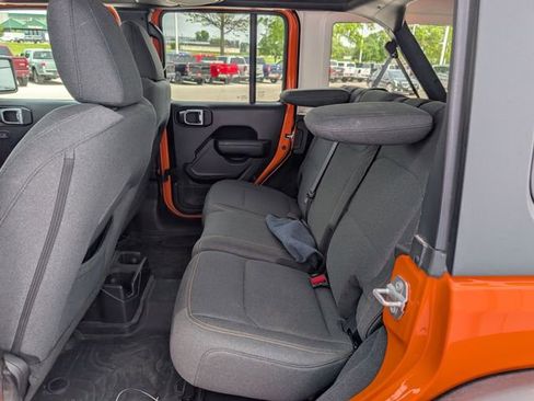 Used 2025 Jeep Wrangler Unlimited Sport AWD/4WD image 12
