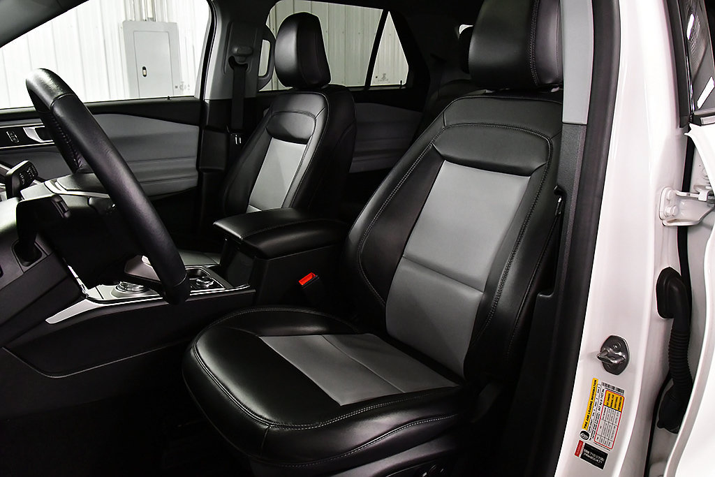 Used 2023 Ford Explorer XLT w/ Equipment Group 202A AWD/4WD image 27