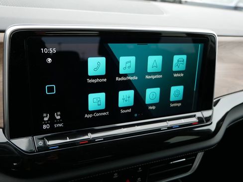 Used 2025 Volkswagen Atlas SE image 18