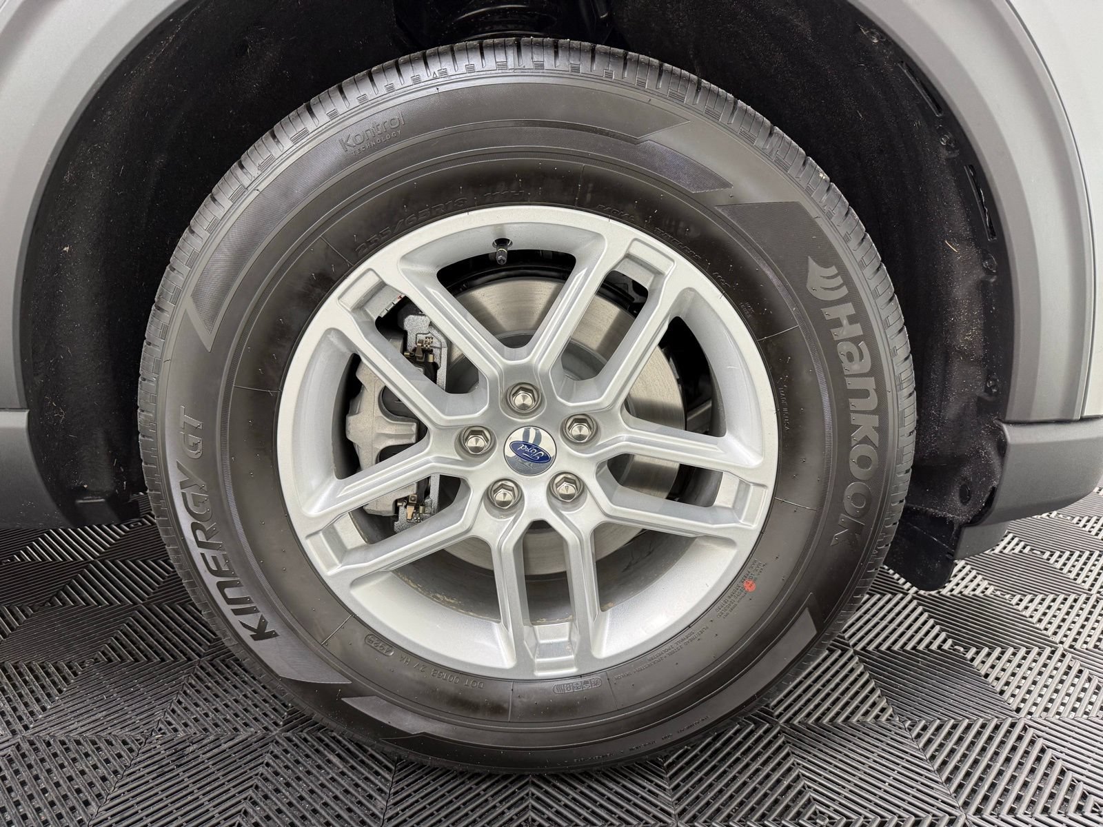 New 2026 Ford Explorer Active w/ Active Comfort Package RWD image 32