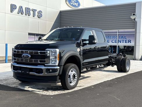 New 2026 Ford F550 4x4 Crew Cab image 7