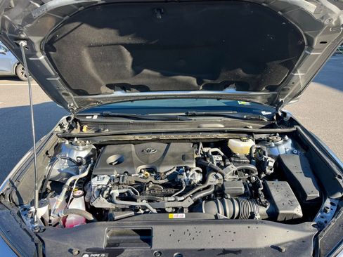 Used 2025 Toyota Camry LE image 32