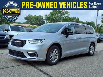 Used 2024 Chrysler Pacifica Touring-L