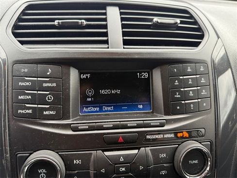 Used 2019 Ford Explorer XLT image 17