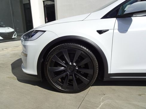 Used 2023 Tesla Model X image 12