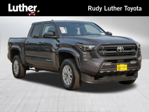 Certified 2024 Toyota Tacoma SR5 AWD/4WD image 1