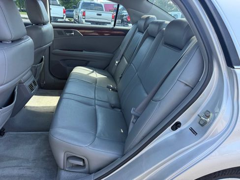 Used 2010 Toyota Avalon XLS FWD image 13