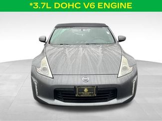 Used 2014 Nissan 370Z Touring video 3