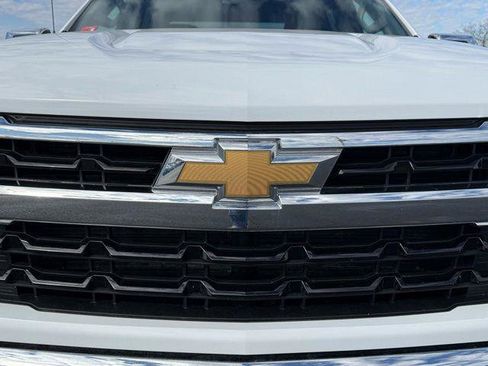 Used 2025 Chevrolet Silverado 1500 LT image 4