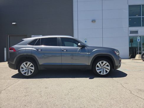 Certified 2023 Volkswagen Atlas Cross Sport SE AWD/4WD image 3