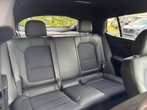 Used 2025 Buick Envista Preferred image 25