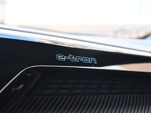 Used 2022 Audi e-tron GT Prestige w/ Prestige Package image 38