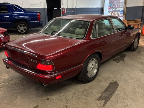 Used 1996 Jaguar XJ6 image 9