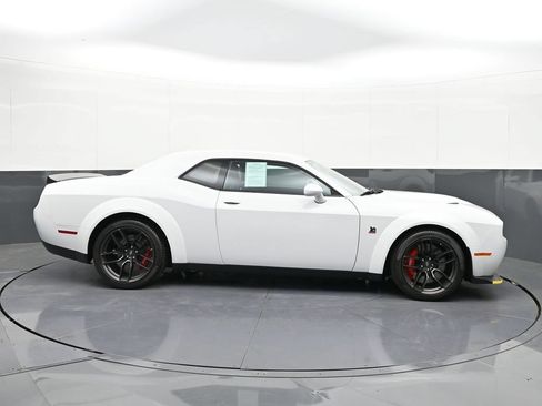 Used 2022 Dodge Challenger R/T Scat Pack RWD image 6