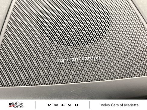 Used 2025 Volvo XC60 B5 Plus w/ Climate Package image 13