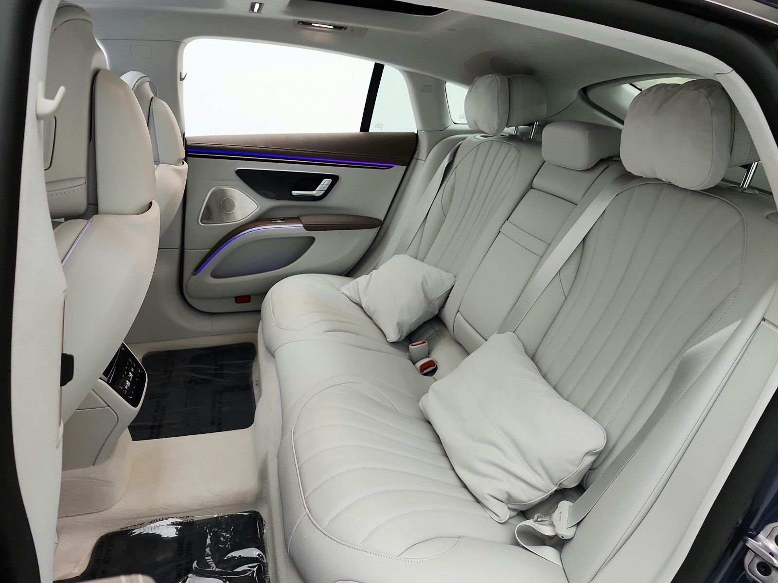 Used 2023 Mercedes-Benz EQS 580 4MATIC Sedan image 16