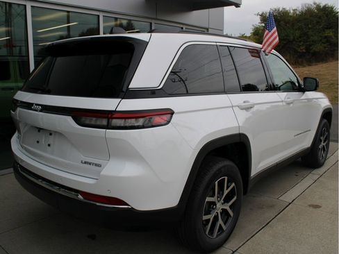 New 2025 Jeep Grand Cherokee Limited w/ Luxury Tech Group II image 4