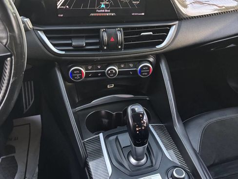 Used 2018 Alfa Romeo Giulia Quadrifoglio w/ Driver Assist Dynamic Package image 12