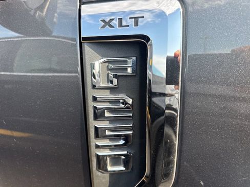 Used 2019 Ford F250 XLT w/ XLT Premium Package AWD/4WD image 3