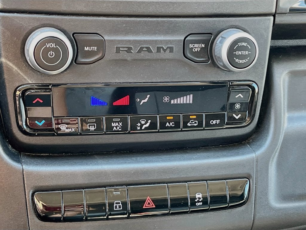 Used 2024 RAM ProMaster 3500 w/ Convenience Group FWD image 15