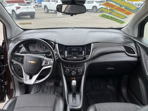 Used 2022 Chevrolet Trax LT w/ Driver Confidence Package AWD/4WD image 18