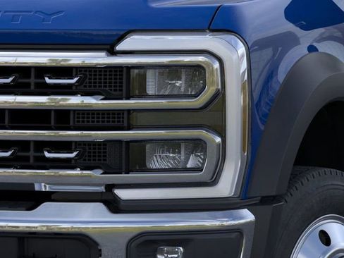 New 2026 Ford F550 4x4 Crew Cab image 18