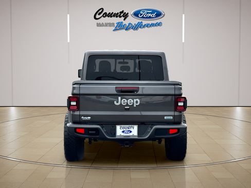 Used 2021 Jeep Gladiator Overland w/ LED Lighting Group AWD/4WD image 4