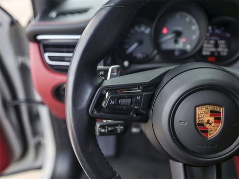 Certified 2023 Porsche Macan S image 21