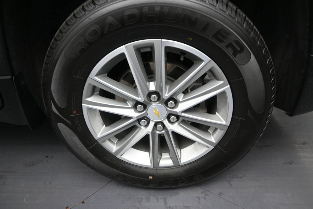 Used 2023 Chevrolet Traverse LT FWD image 10
