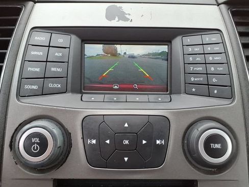 Used 2018 Ford Taurus SEL FWD image 23