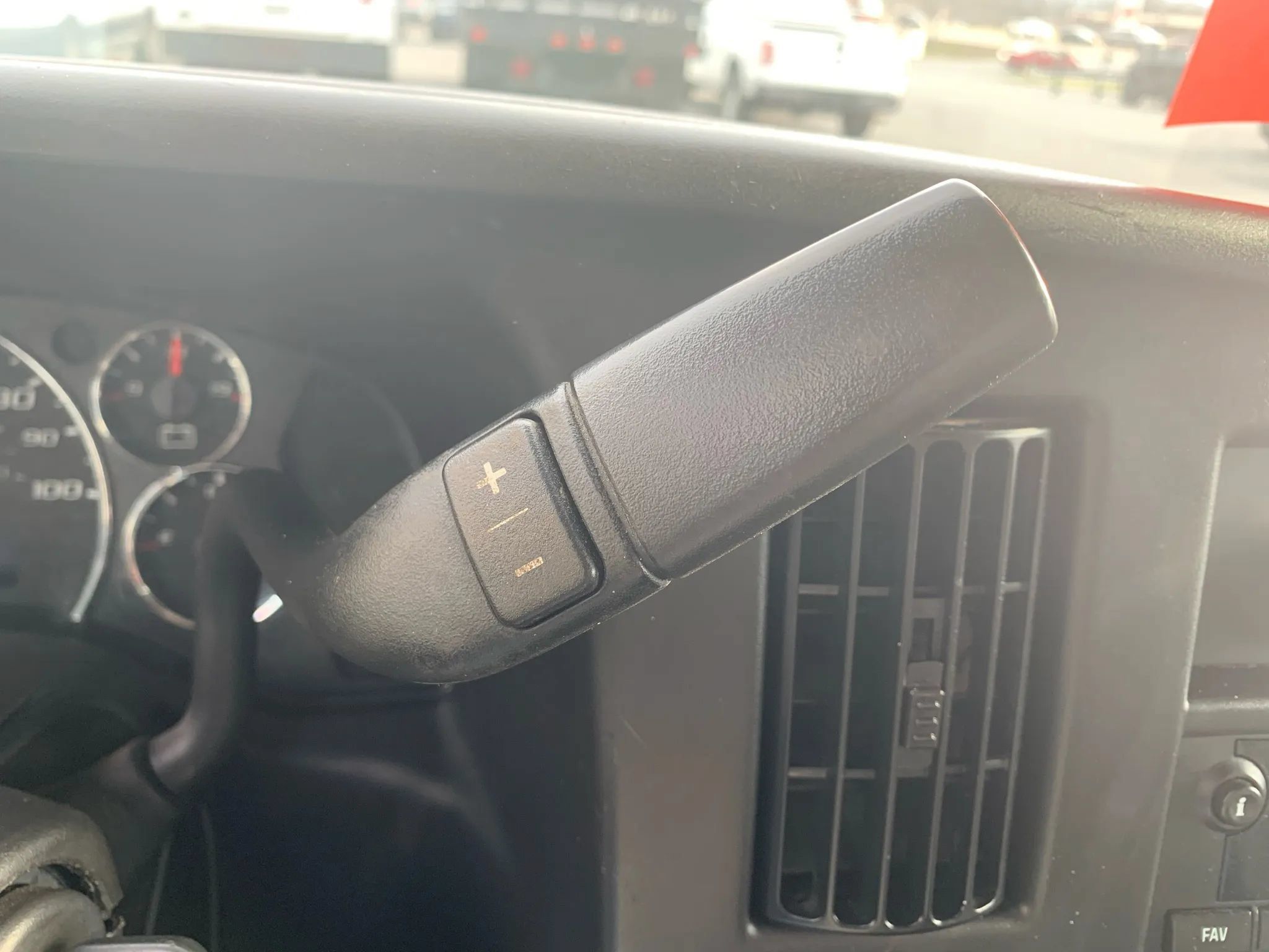 Used 2016 Chevrolet Express 3500 RWD image 16