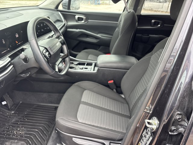 Used 2026 Kia Sorento LX FWD image 14