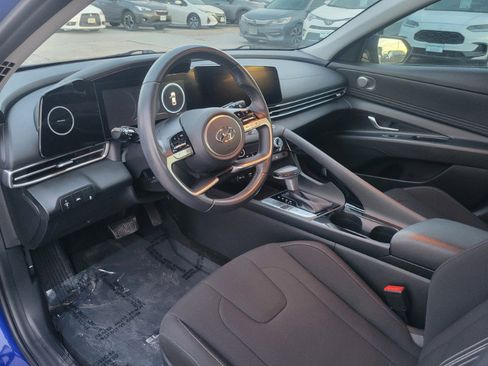 Used 2023 Hyundai Elantra SEL w/ Convenience Package image 21