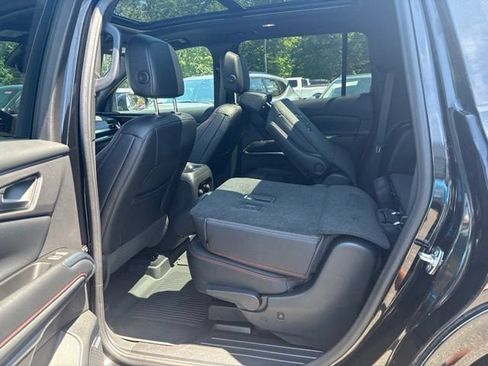 Used 2024 Chevrolet Traverse RS w/ LPO, Floor Liner Package AWD/4WD image 13