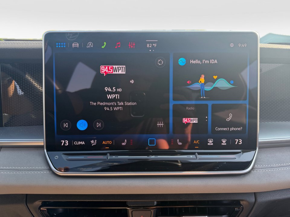 Certified 2026 Volkswagen Tiguan SE R-Line FWD image 17