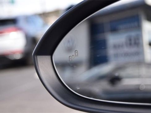 Certified 2024 Volkswagen Jetta SE w/ Panoramic Sunroof Package image 10