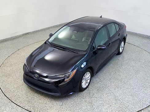 Used 2024 Toyota Corolla LE FWD image 13