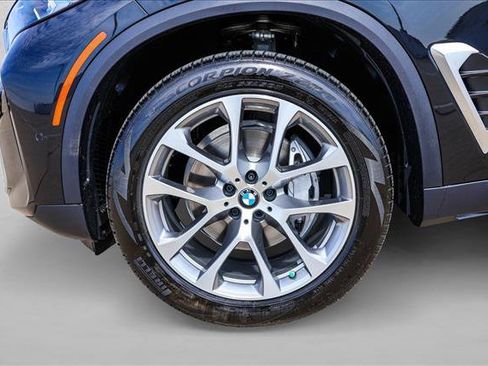 New 2026 BMW X5 xDrive40i w/ Premium Package AWD/4WD image 10