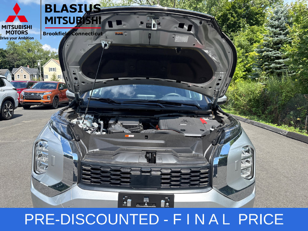 Used 2025 Mitsubishi Outlander ES AWD/4WD image 52