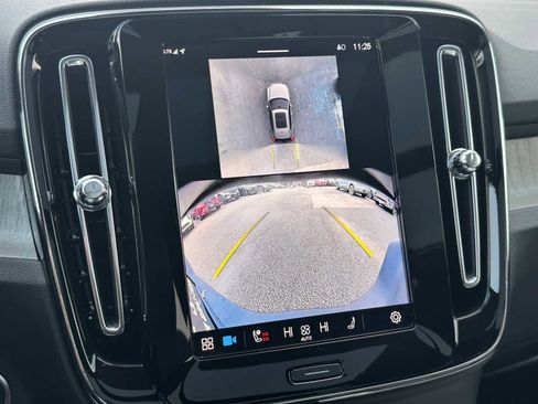 Used 2025 Volvo XC40 B5 Ultra w/ Climate Package image 26